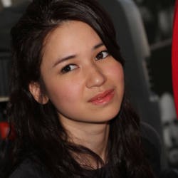 Syuting di Papua, Laura Basuki Kangen Suami