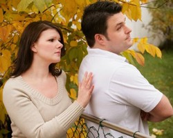 5 Trik Agar Kekasih Mendengarkan Perkataan Anda