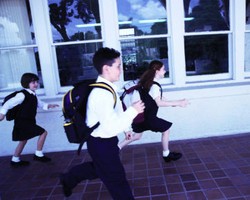 Anak Terlambat Sekolah, Orangtua Ditangkap Polisi