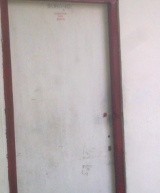 Bekas Telapak Sepatu Aparat di Pintu Sekretariat HMI Jakarta