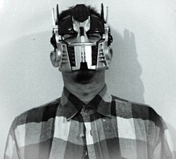 Soundwaves: Piyu, Hitler dan Fasisme