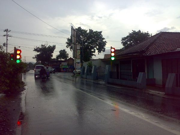 Lampu Merah yang Galau
