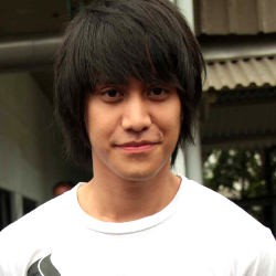 Kevin Vierra Coba Jadi Penyiar