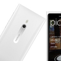 Nokia Hadirkan Lumia 800 Warna Putih