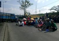 Korban Lumpur Lapindo Blokir Jalan