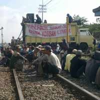 Blokir Porong, Korban Lumpur Lapindo Ingin Ditemui Gubernur Soekarwo 