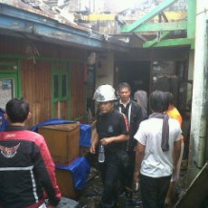 Ibu dan Anak Nyaris Terbakar Si Jago Merah