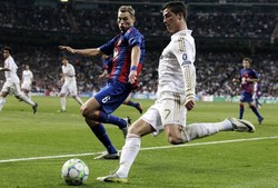 Cristiano Ronaldo melepaskan tembakan ke arah gawang CSKA Moscow. Dalam pertandingan ini, Ronaldo dua kali membobol gawang CSKA Moscow. Reuters/Juan Medina.