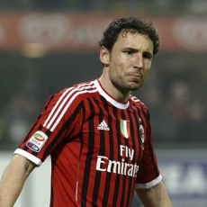 Milan Prioritas Van Bommel