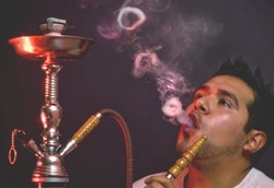 1 Jam Hisap Shisha Sama Bahayanya Hisap 100 Batang Rokok