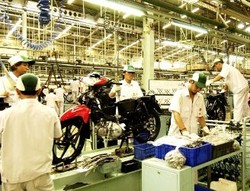 Produsen Motor Pusing Diberi Kado Kenaikan DP di Hari Jumat