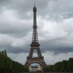 Terbuai Romantisme Eiffel