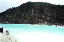 Kawah Putih, Bagaikan Salju Turun di Ciwidey