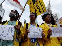 Renegosiasi Kontrak Tambang Lebih Penting