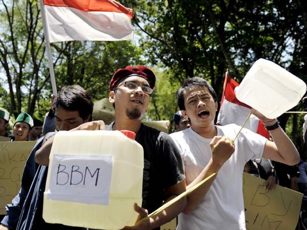 Gelombang Tolak BBM Naik Merata di Daerah