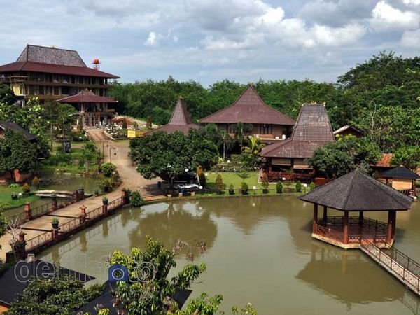 Menikmati Kesejukan Sentul di Akhir Pekan