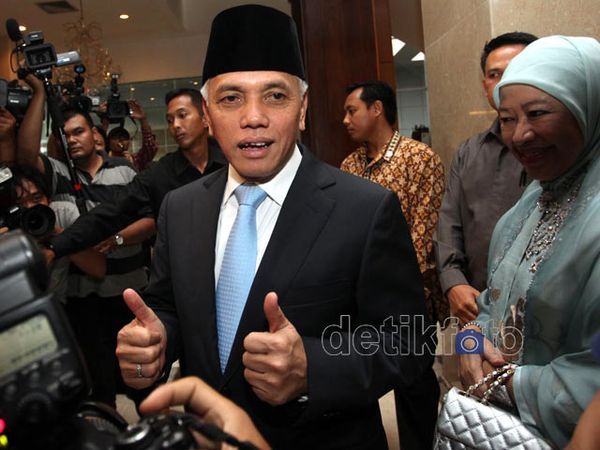 Hatta Rajasa dan Foke Jadi Saksi Nikah Zumi Zola