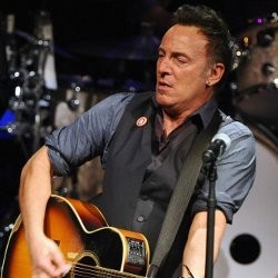 Adele Digeser Bruce Springsteen dari Puncak Billboard