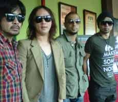 Konspirasi Band Unjuk Gigi di Rock And Roll Chronicles