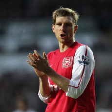 Musim Mertesacker Sudah Selesai