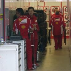 Melongok Paddock F1 yang Sibuk