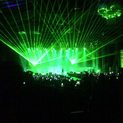 Meriahnya Konser BEAST Beautiful Show 2012