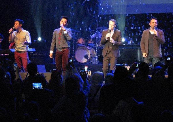 Rick Price-Kahitna Pukau Bandung