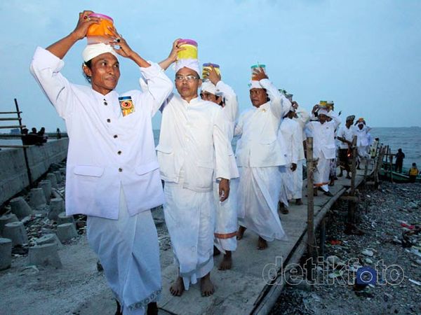 Di Jakarta, Ribuan Umat Hindu Rayakan Melasti