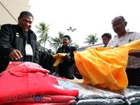 Pernak-Pernik PSSI Laris Diburu Peserta KLB