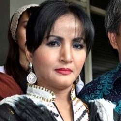 Keluarga Hanya Akui Moerdiono Nikahi Poppy Dharsono