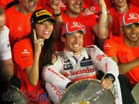 Button Menang, McLaren Senang