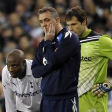 Muamba Masih Berjuang untuk Hidup