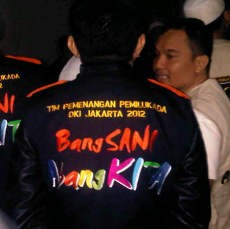 Pendukung PKS Pakai Atribut Bang Sani Saat Sambut Kedatangan Hidayat