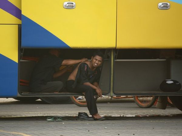 Kernet Kerokan di Bagasi Bus