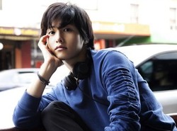 Song Joong Ki Tampil Menggemaskan di Australia