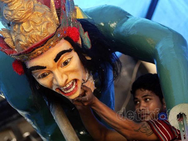 Ogoh-ogoh Raksasa Siap Sambut Nyepi
