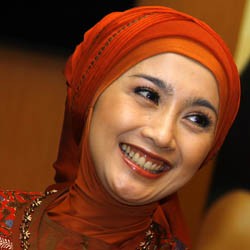 Tak Muda Lagi, Desy Ratnasari Ingin Buru-buru Punya Suami