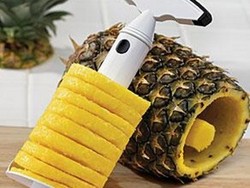 Berkat Alat Ini Mengupas Nanas Jadi Lebih Gampang!