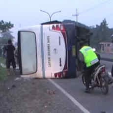Bus Rombongan Istri Perwira Kodam IV Diponegoro Terguling, 4 Orang Luka