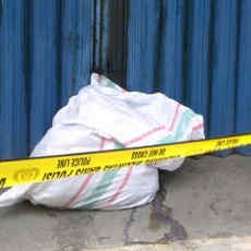 Paket Mencurigakan Ditemukan di Depan Toko Sepeda Angin