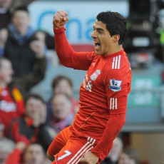 Suarez-Downing Antar Liverpool ke Semifinal