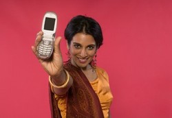 Orang India Lebih Pilih Punya Ponsel Ketimbang Toilet Bersih