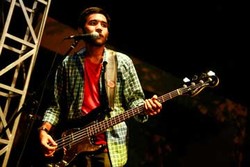 Pentingkan Bisnis, Bassist Morfem Mundur dari Band