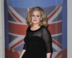 Penyanyi Adele Ingin Jalani Diet