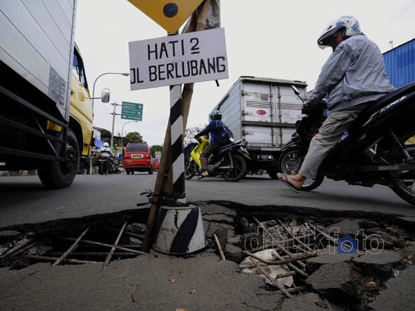 Jembatan Amblas, Jalan Teluk Gong Berlubang