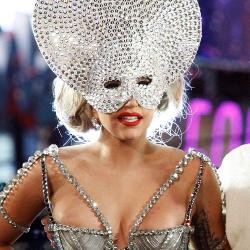 Hii..Rumah Lady Gaga Banyak Tikus