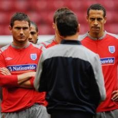 Klub China Incar Lampard dan Ferdinand