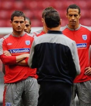 Klub China Incar Lampard dan Ferdinand