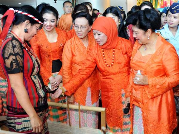 Ibu Ani Kembali Beraktivitas