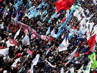 Akhirnya Ribuan Buruh Turun ke Jalan Tolak BBM Naik